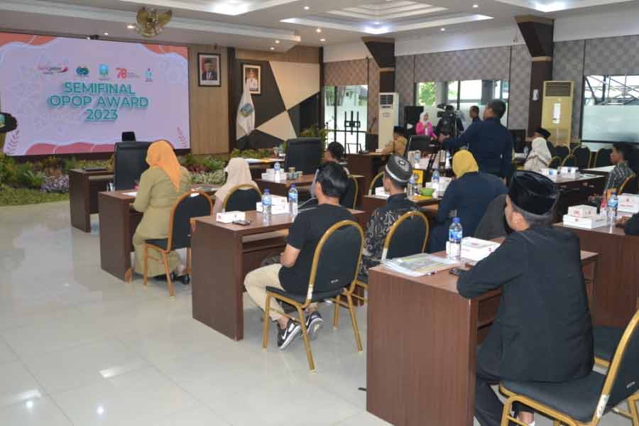 Kompetisi ini merupakan kegiatan yang digagas oleh Diskop UKM Jatim berkolaborasi dengan Kementerian Agama Provinsi Jawa Timur serta didukung oleh Bank Jatim Syariah.