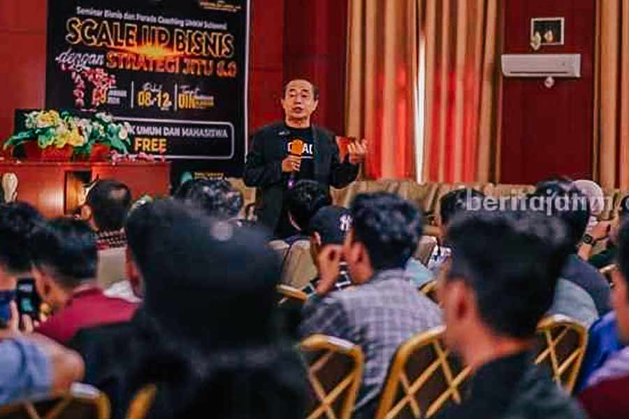 Suasana seminar bisnis dan parade coaching UMKM di Auditorium UIN Alauddin, Kabupaten Gowa, Sulawesi Selatan