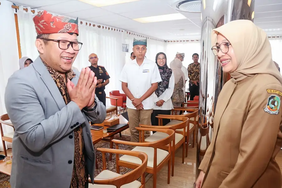 Jagoan Banyuwangi merupakan program inkubasi pengembangan usaha anak muda di bidang pertanian, bisnis, dan digitalisasi (startup) beserta turunannya yang digagas oleh Pemkab Banyuwangi.