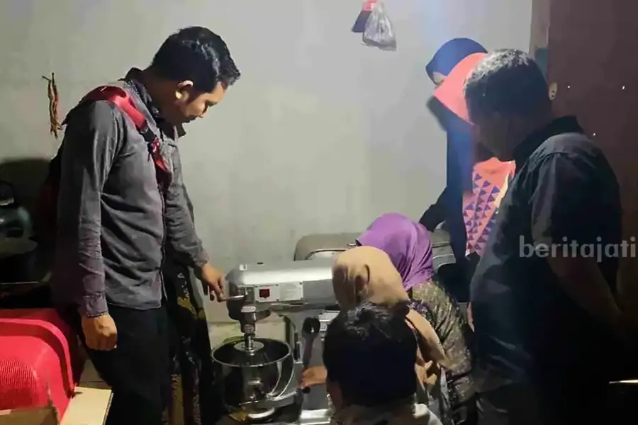 Mesin mixer kue untuk mendukung produktivitas UMKM (foto: dok beritajatim.com)