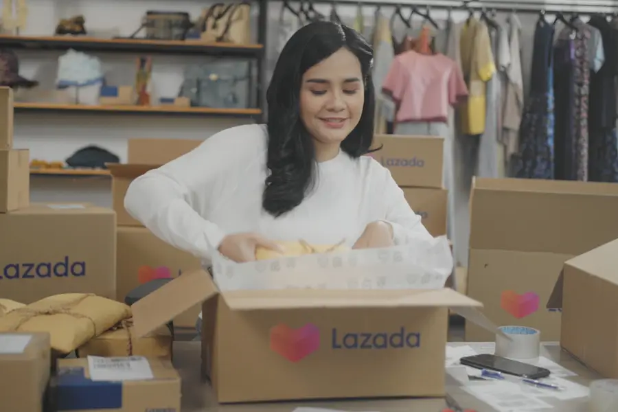 Ilustrasi Lazada yang terus memberdayakan penjual lokal Indonesia untuk bisa naik kelas