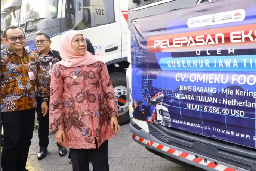Jawa Timur melepas enam truk produk ekspor IKM Desa Devisa senilai Rp5,8 miliar dalam Festival Ekspor 2025 untuk memperkuat ekosistem ekspor daerah.