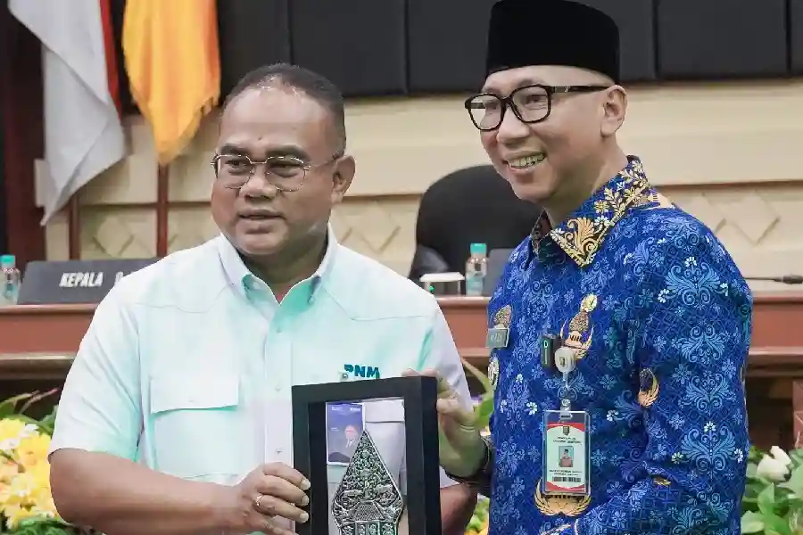 Gubernur Lampung Buka PKU Akbar PNM, Dorong UMKM Manfaatkan AI untuk Naik Kelas Gubernur Lampung Rahmat Mirzani Djausal membuka PKU Akbar PNM di Bandarlampung. Pelatihan ini mendorong UMKM memanfaatkan AI agar lebih efisien.
