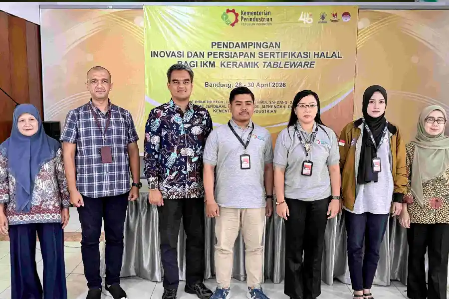 Kemenperin mempercepat sertifikasi halal alat makan keramik IKM guna meningkatkan daya saing dan ekspor ke pasar global.